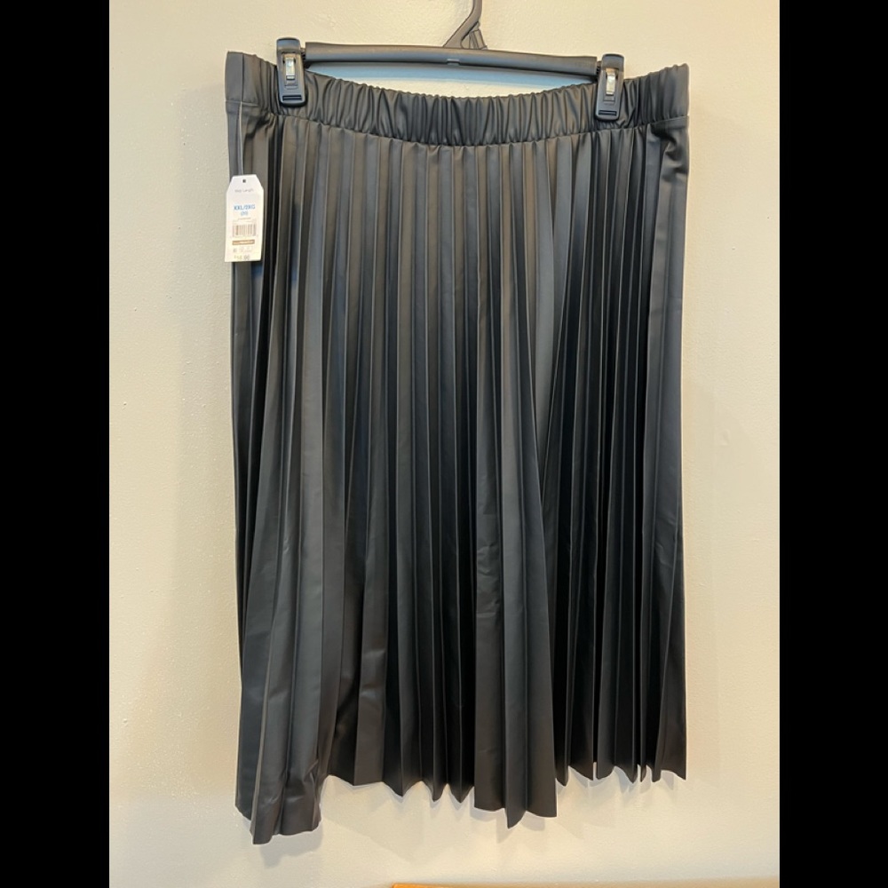 Time and Tru faux leather skirt